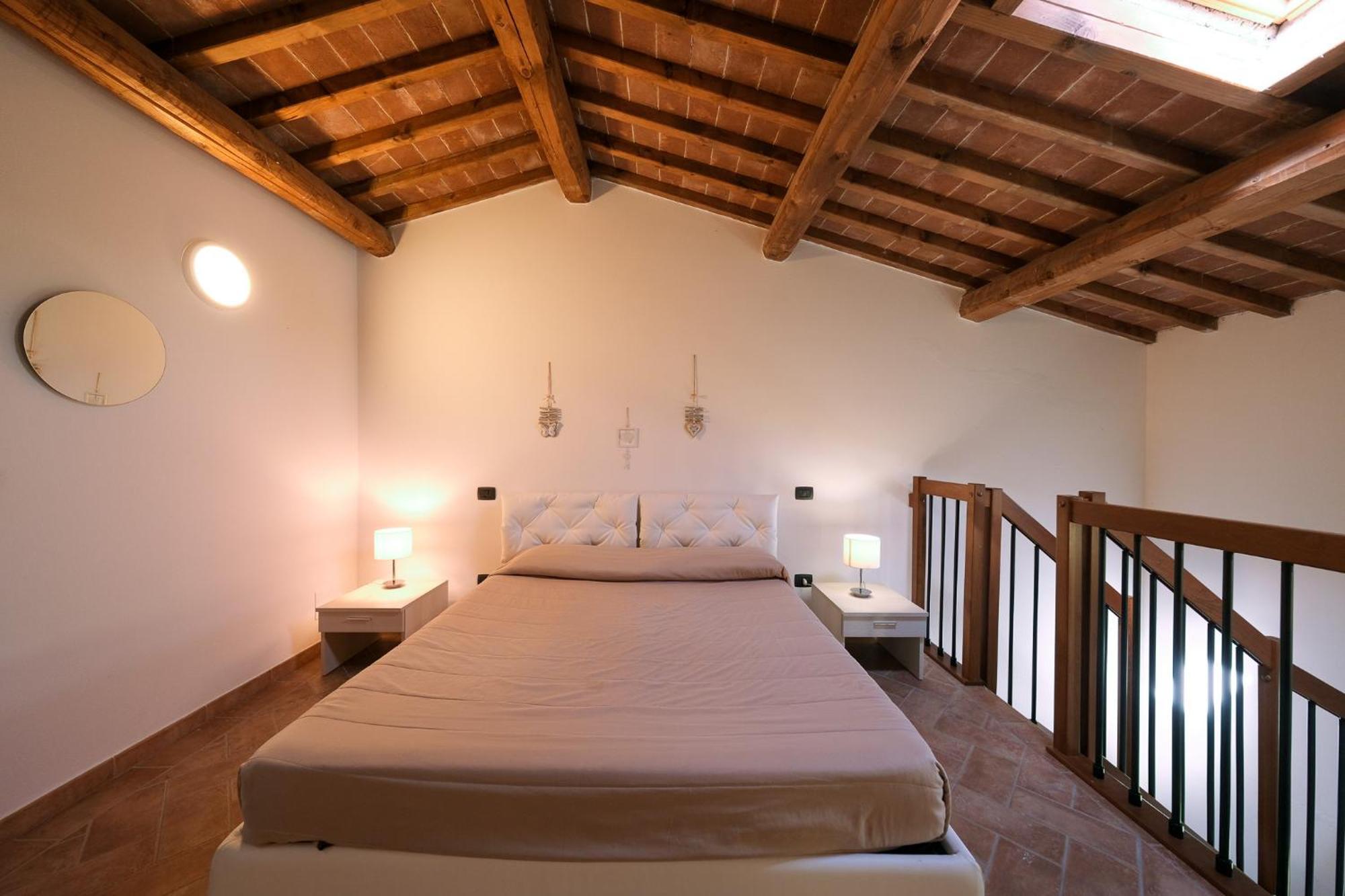 San Ruffino Apartments Lari Екстер'єр фото