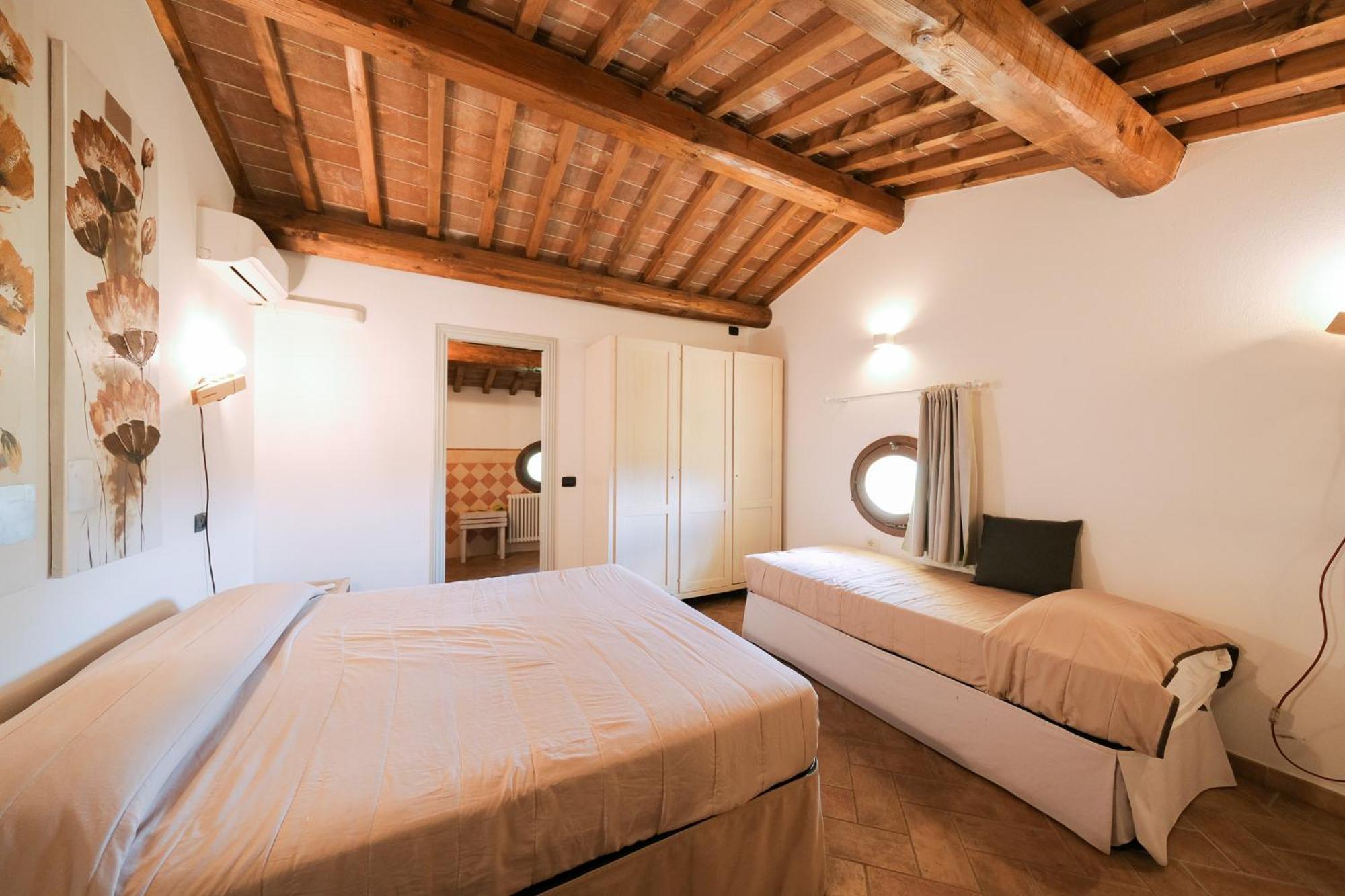 San Ruffino Apartments Lari Екстер'єр фото